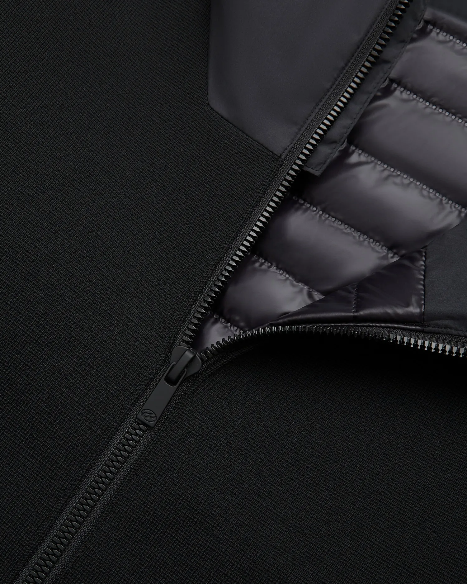 Sale Maglia con Zip e Cappuccio / Uomo Maglieria