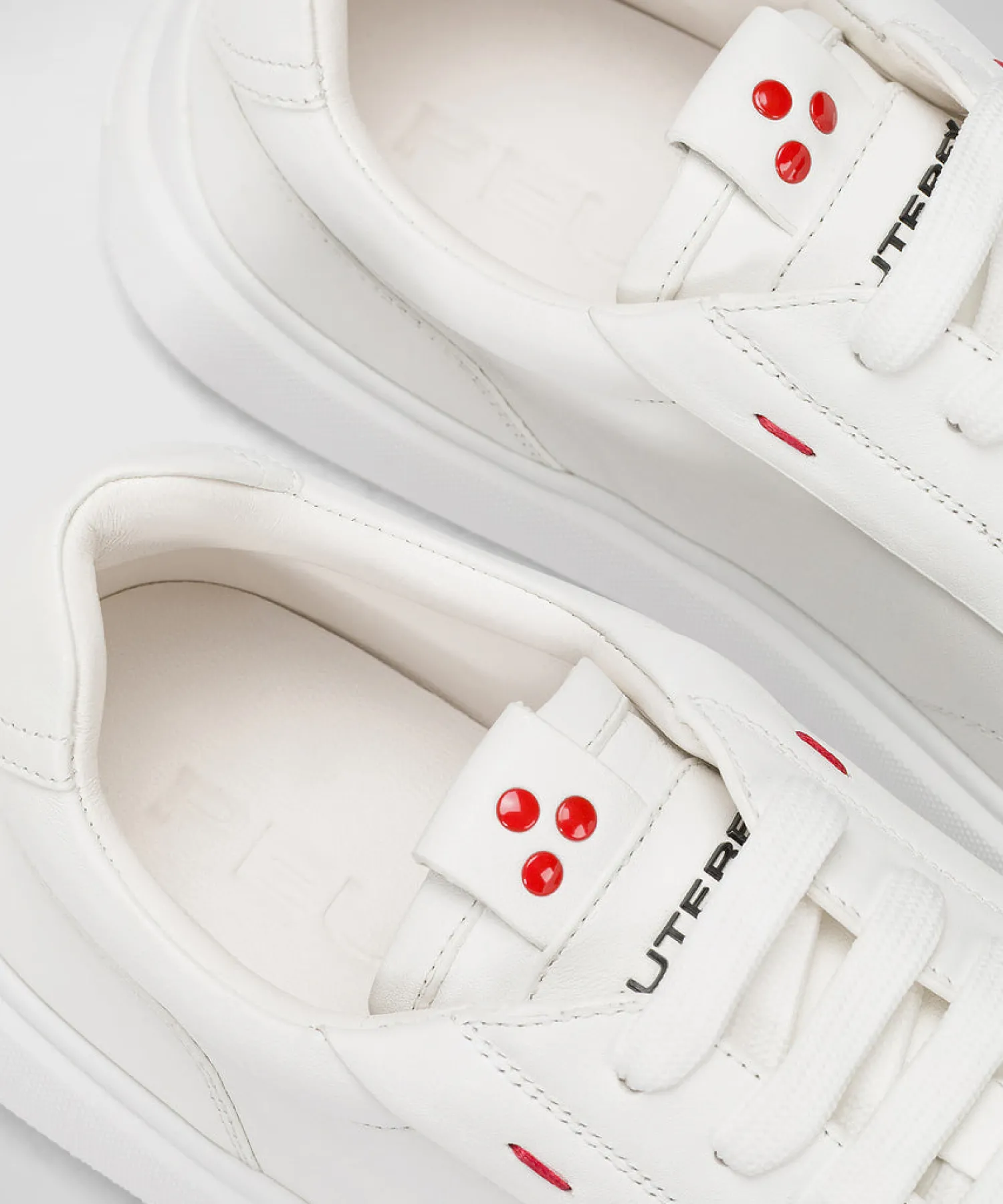Clearance Sneaker in Pelle con Dettagli a Contrasto / Uomo Sneakers